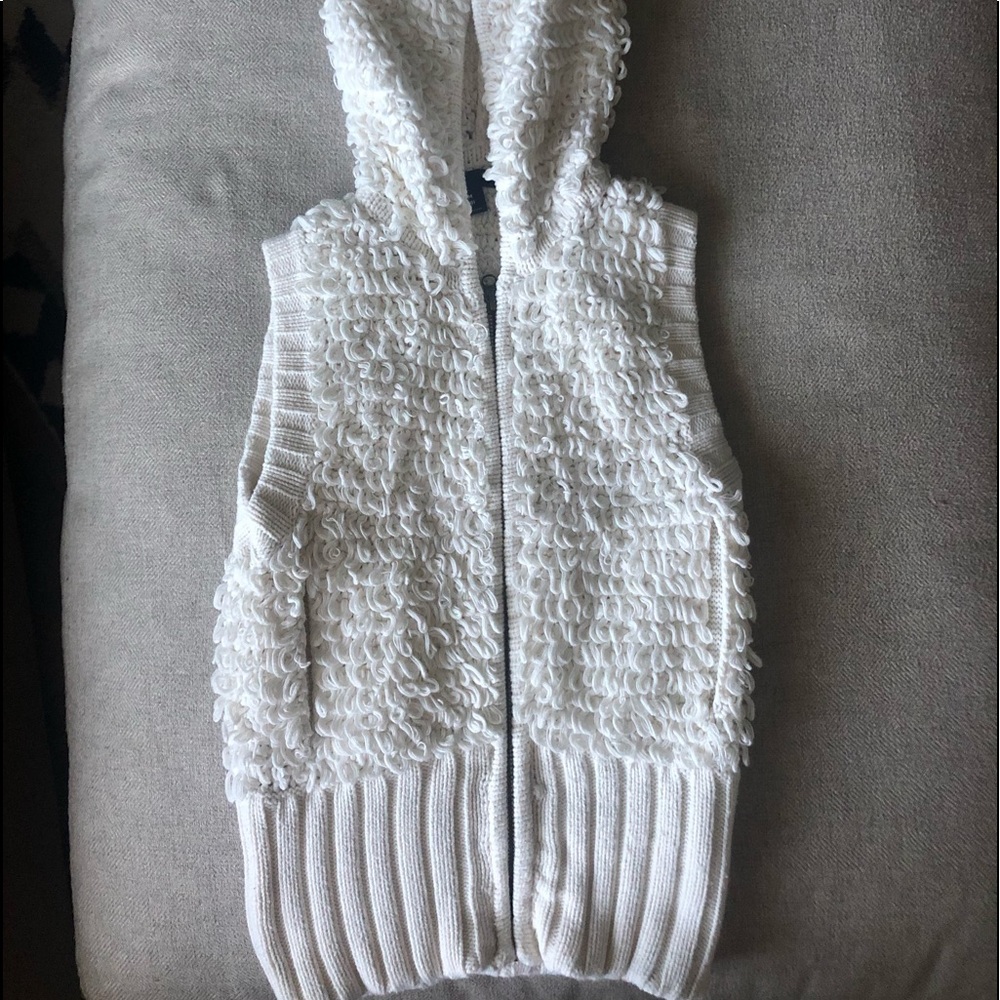 Sweater vest